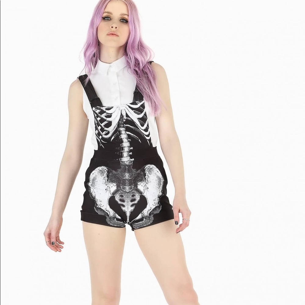 NWOT Blackmilk Ribs Short Overalls M